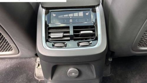 2022 Volvo XC90 - Images - 32