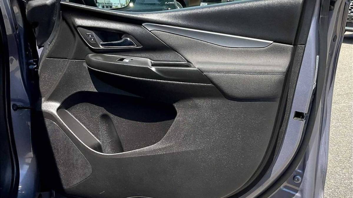 2023 Chevrolet Bolt - Images - 12