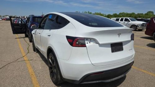 2024 Tesla Model Y - Images - 3