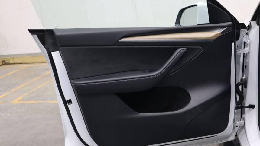 2023 Tesla Model Y - Images - 10