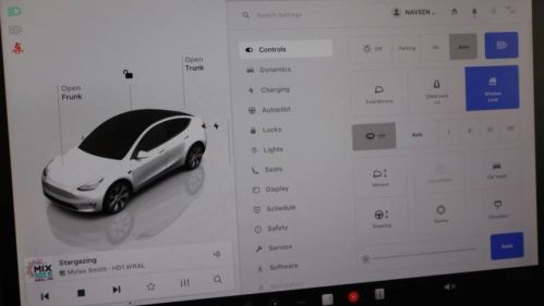 2023 Tesla Model Y - Images - 22