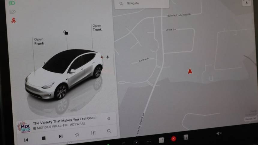 2023 Tesla Model Y - Images - 29