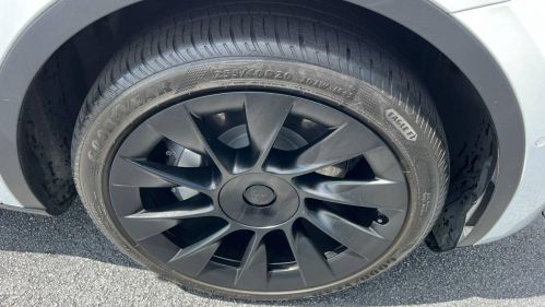 2022 Tesla Model Y - Images - 13