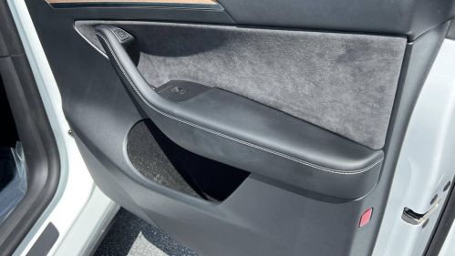 2022 Tesla Model Y - Images - 15
