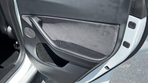 2022 Tesla Model Y - Images - 17