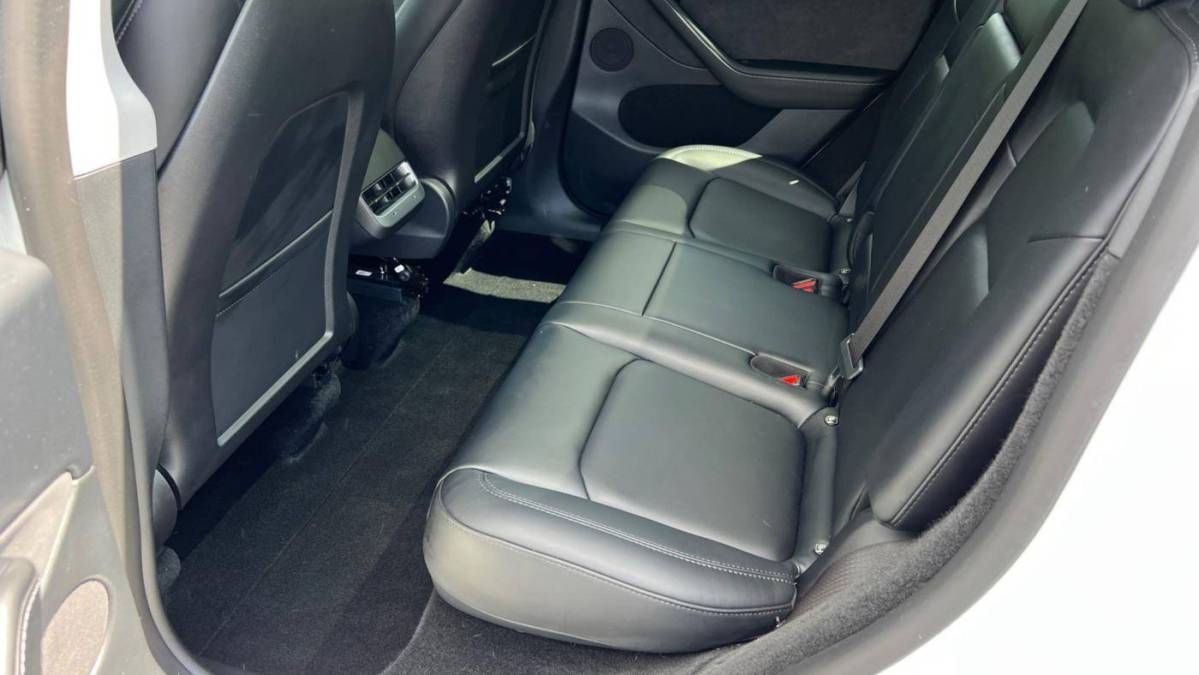 2022 Tesla Model Y - Images - 22
