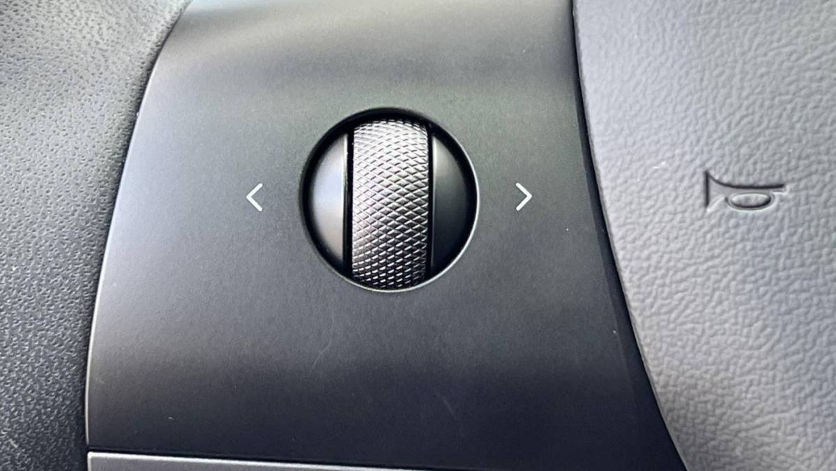 2022 Tesla Model Y - Images - 26