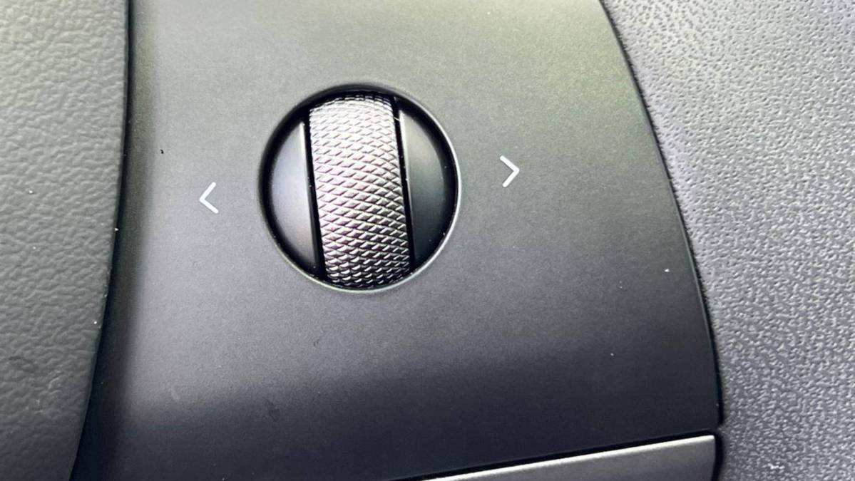 2022 Tesla Model Y - Images - 27
