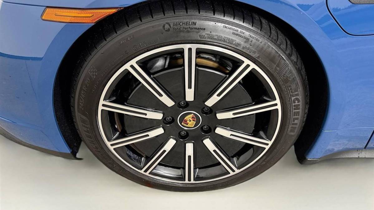 2023 Porsche Taycan - Images - 9