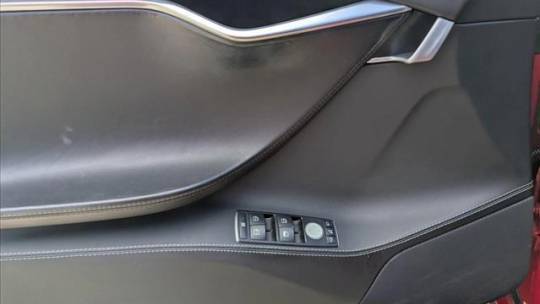 2015 Tesla Model S - Images - 11