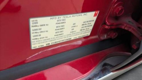 2015 Tesla Model S - Images - 15