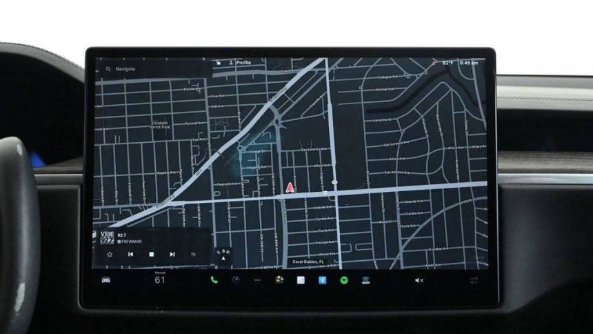 2021 Tesla Model S - Images - 11