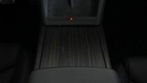 2021 Tesla Model S - Images - 12