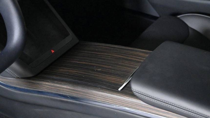2021 Tesla Model S - Images - 18