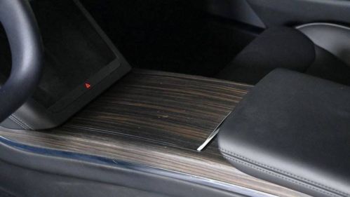 2021 Tesla Model S - Images - 18