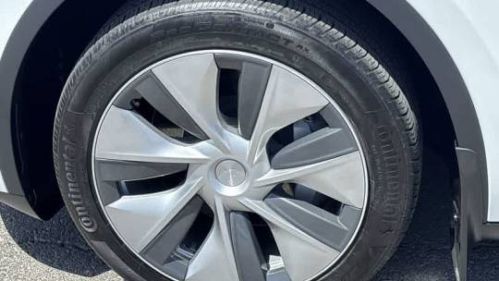 2022 Tesla Model Y - Images - 12