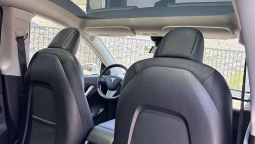 2022 Tesla Model Y - Images - 16
