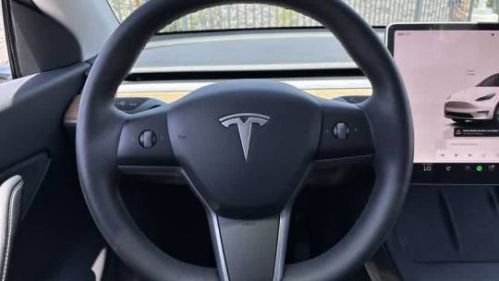 2022 Tesla Model Y - Images - 19