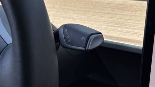 2022 Tesla Model Y - Images - 21