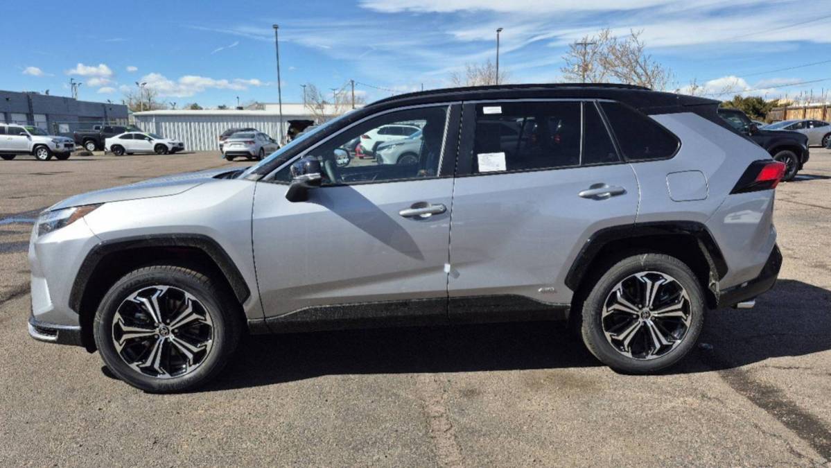 2025 Toyota RAV4 Plug-In Hybrid - Images - 3