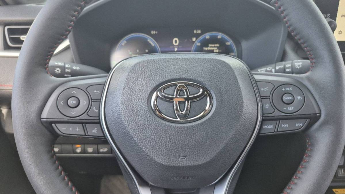 2025 Toyota RAV4 Plug-In Hybrid - Images - 10