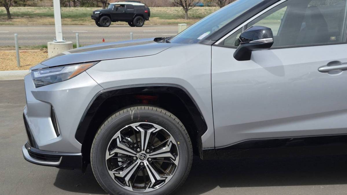2025 Toyota RAV4 Plug-In Hybrid - Images - 2