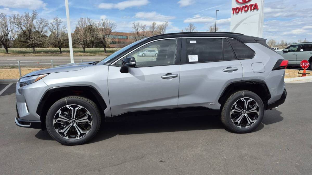 2025 Toyota RAV4 Plug-In Hybrid - Images - 3