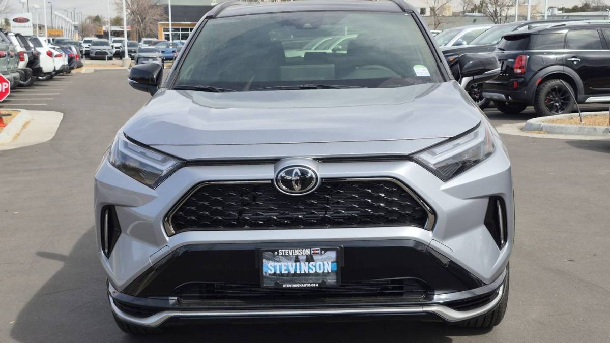 2025 Toyota RAV4 Plug-In Hybrid - Images - 9