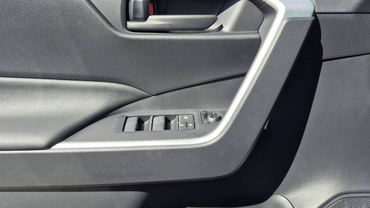 2025 Toyota RAV4 Plug-In Hybrid - Images - 16