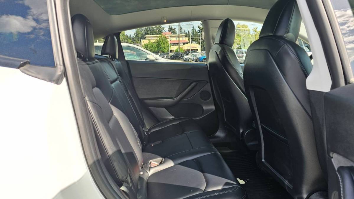 2021 Tesla Model Y - Images - 12