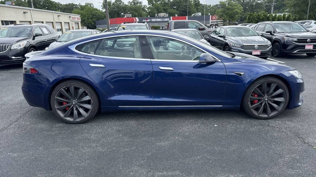 2016 Tesla Model S - Images - 3