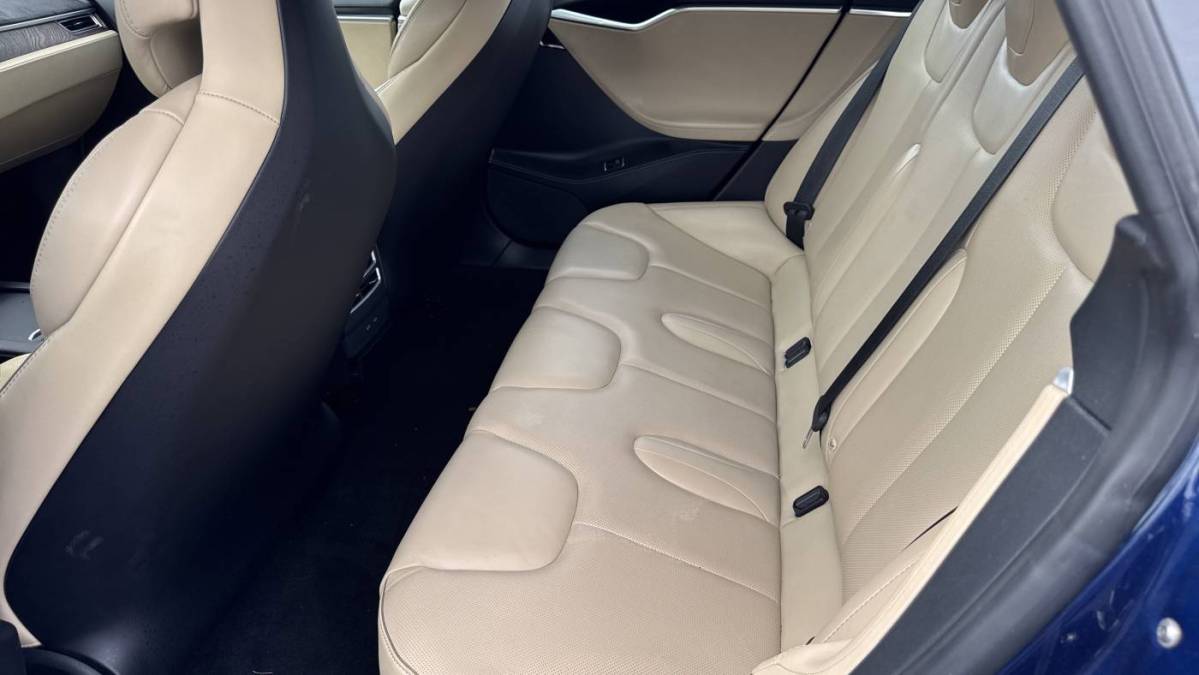 2016 Tesla Model S - Images - 8