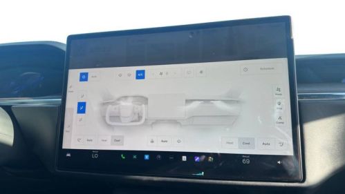 2021 Tesla Model S - Images - 19