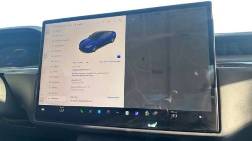 2021 Tesla Model S - Images - 21