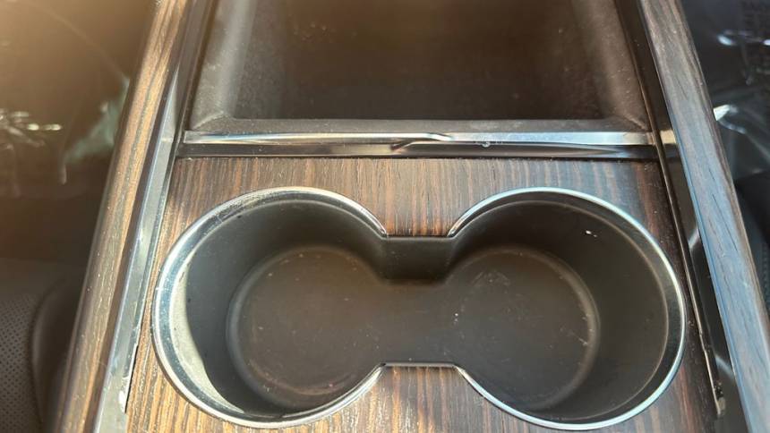 2021 Tesla Model S - Images - 24
