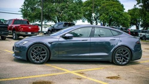 2022 Tesla Model S - Images - 3