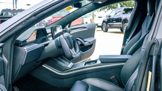 2022 Tesla Model S - Images - 10