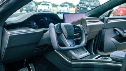 2022 Tesla Model S - Images - 11