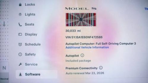 2022 Tesla Model S - Images - 25