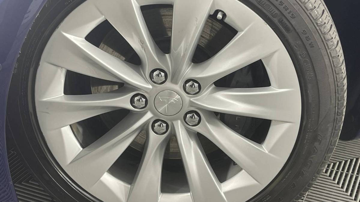 2017 Tesla Model S - Images - 5
