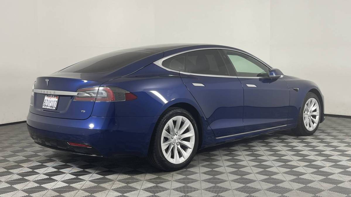 2017 Tesla Model S - Images - 17
