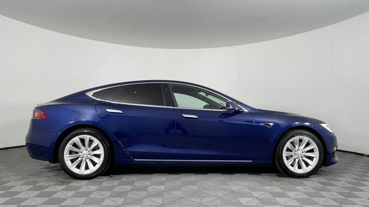 2017 Tesla Model S - Images - 18