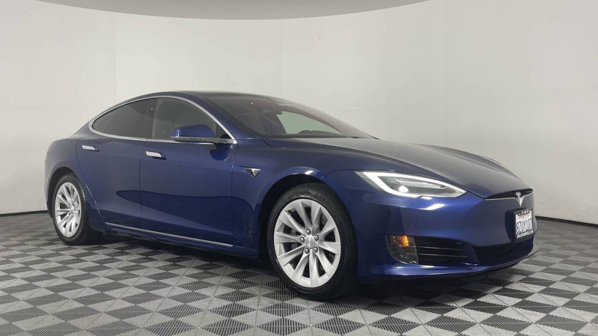 2017 Tesla Model S - Images - 19