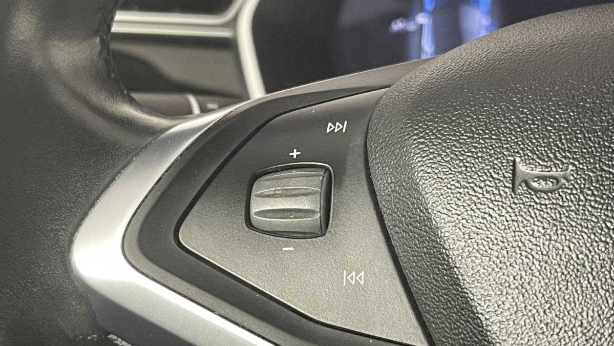 2017 Tesla Model S - Images - 32
