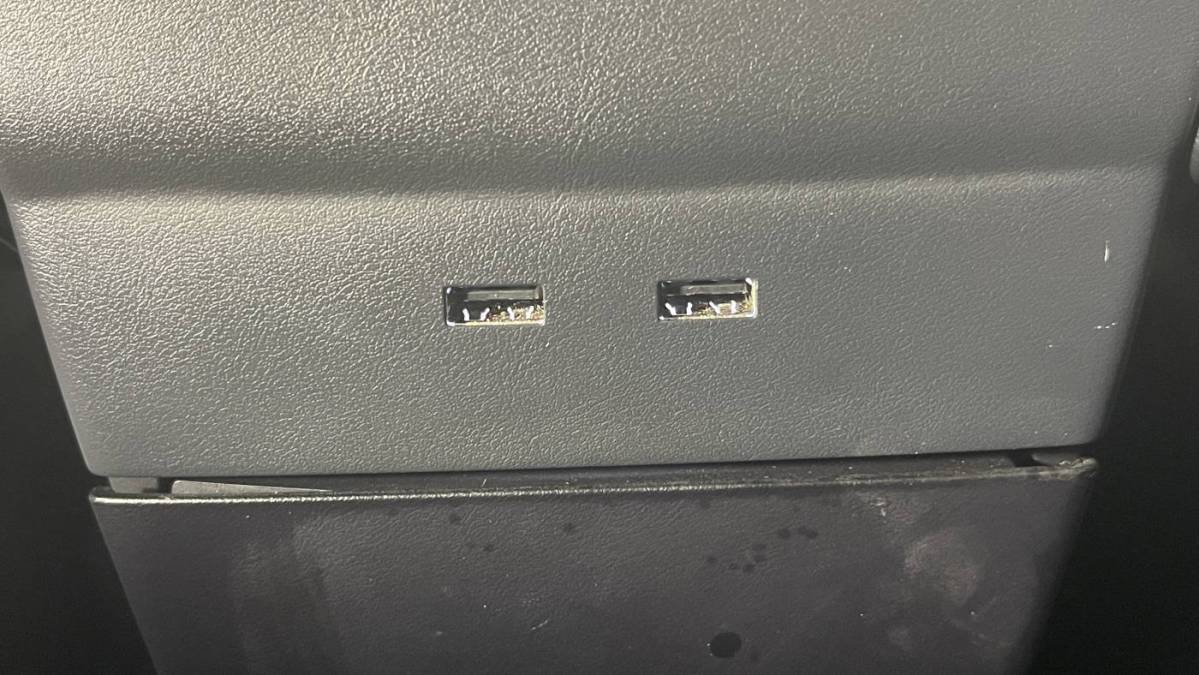 2017 Tesla Model S - Images - 39