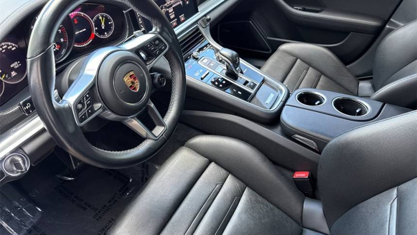 2018 Porsche Panamera - Images - 10