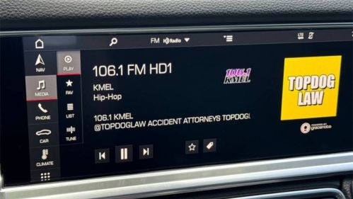 2018 Porsche Panamera - Images - 17
