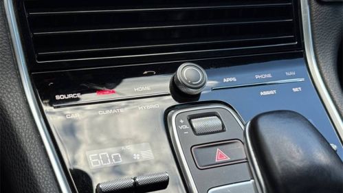 2018 Porsche Panamera - Images - 20