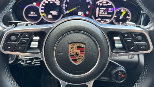 2018 Porsche Panamera - Images - 23