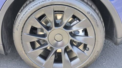 2024 Tesla Model Y - Images - 10